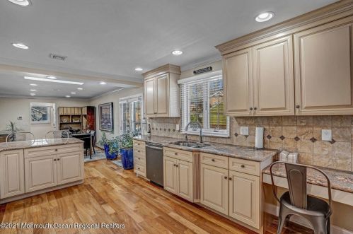 1400 Cp Ave, Tinton Falls NJ 07712-4803 exterior