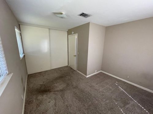 7607 Creston Ln, Austin TX  78752-1326 exterior