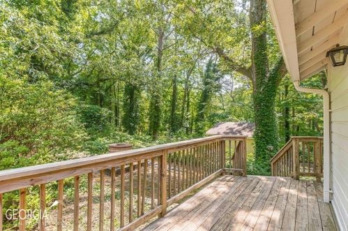 3314 Harris Dr, Atlanta GA  30337-1005 exterior