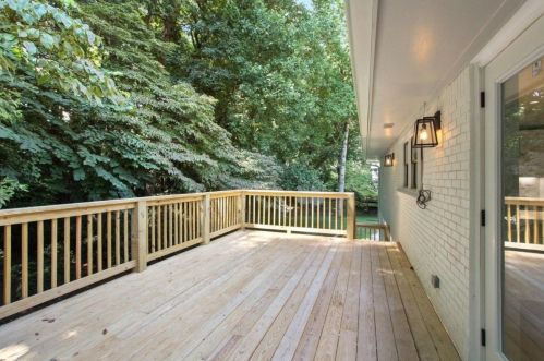 5730 Kayron Dr, Atlanta GA  30328-5120 exterior