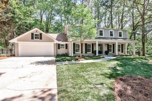 3911 Edenton Ct, Atlanta GA  30319-1883 exterior