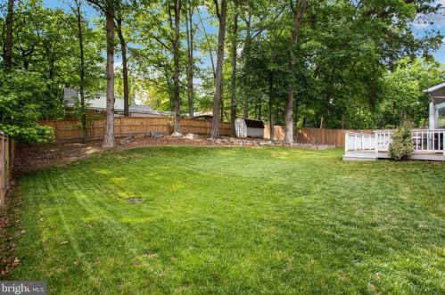 6812 Landor Ln, Springfield VA  22152-3333 exterior