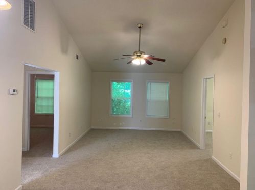 32 Sunnyland Dr, Newnan, GA 30265-1645