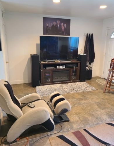 11960 Gloxinia Ave, Santa Ana, CA 92708-1216