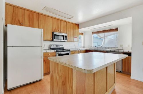4990 Little John Rd, Copperopolis, CA 95228-9716