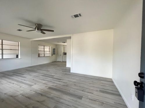1049 Masonic St, Bellvue, TX 77418-2615