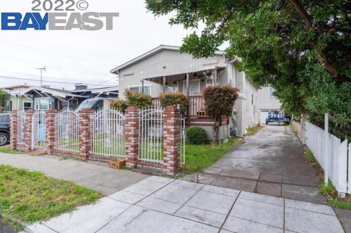 3009 Acton St, Berkeley, CA 94702-2706