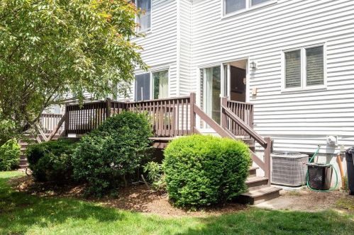 15 Packard Ave, Providence, RI 02911-2780