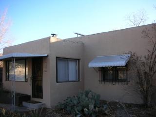 320 Vassar Dr, Albuquerque NM  87106-2827 exterior