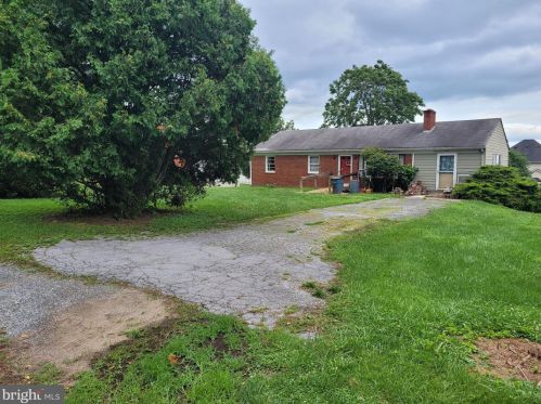 10 Quarter Branch Rd, Lovettsville, VA 20180-8615