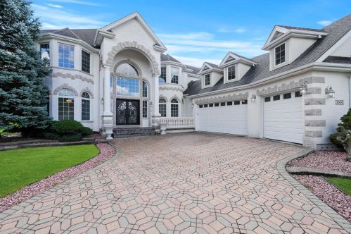 1044 Hilltop Dr, Lemont, IL 60439-6139