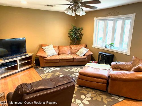 14 Salem Ln, Jackson Twp, NJ 08527-1226