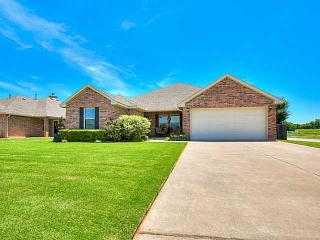 700 Kaylee Ln, Mustang, OK 73064-5531