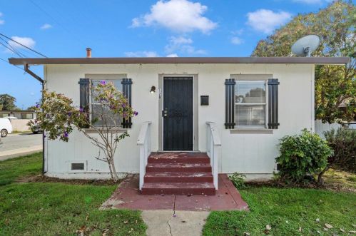 128 Prospect St, Watsonville, CA 95076-3220