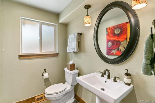 4991 Chester St, Englewood CO 80111-1330 exterior