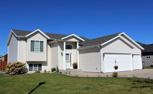 1100 39th Ave, Moorhead, MN 56560-6950