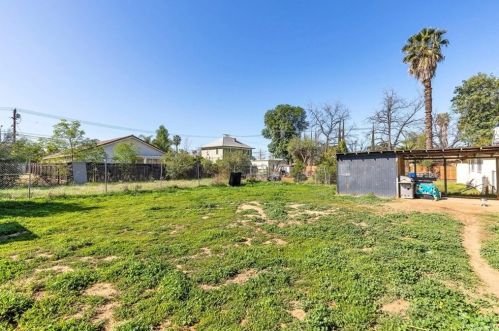 1874 Illinois Ave, Riverside CA  92507-5419 exterior