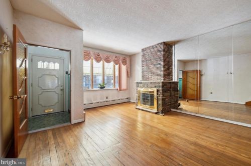 2217 13th St, Philadelphia PA  19133-1010 exterior