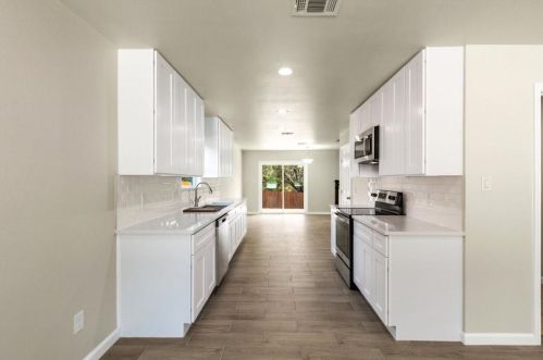 4720 Evening View Dr, Granbury TX  76048-6488 exterior