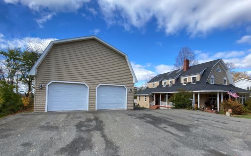 52 Dudley St, Presque Isle, ME 04769-2616