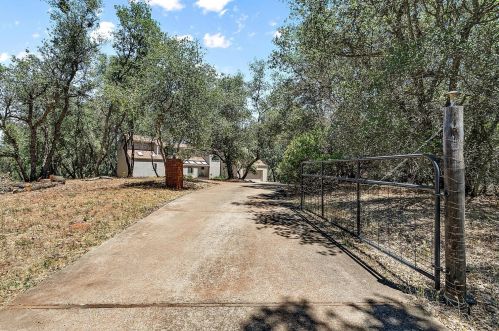 2931 Carlson Dr, Shingle Springs, CA 95682-8776