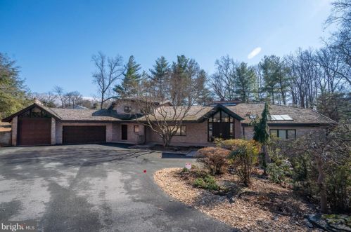 1327 Windy Hill Rd, Mc Lean, VA 22102-2803