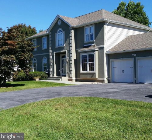 180 Muirfield Ct, Charles Town, WV 25414-3985