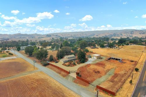 7623 Dove Creek Trl, Vacaville, CA 95688-9510