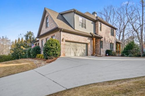 3896 Flowerland Dr, Atlanta GA  30319-1804 exterior