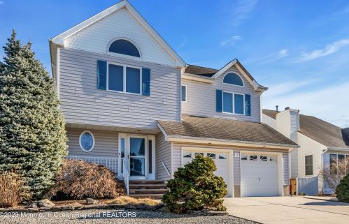 11 Toppinglift Dr, Berkeley Township, NJ 08721-1526
