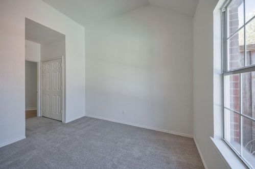 2502 Crosslands Dr, Garland TX  75040-3839 exterior