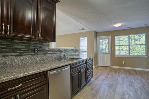 4072 Peachtree Farms Rd, Rex GA  30273-1380 exterior