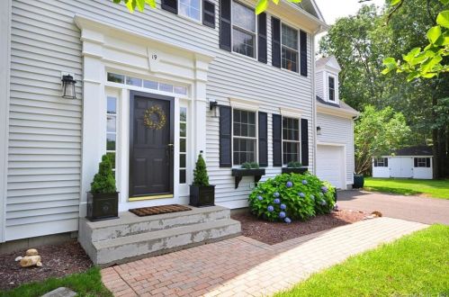 19 Massaco Ln, Granby, CT 06035-1131