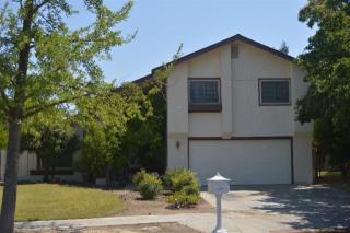 4228 Corona Ave, Fresno, CA 93722-6115