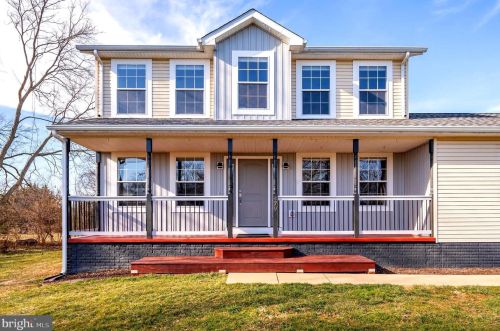 479 Grouse Knoll Ln, Summit Point, WV 25446-3629