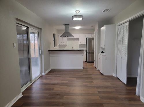 904 Kerry St, Fort Worth TX  76126-2619 exterior