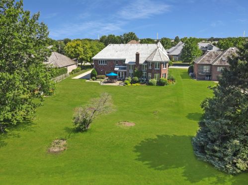 4 Loblolly Ct, Lemont IL  60439-7744 exterior