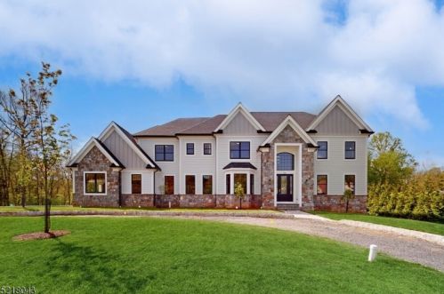34 Sneider Rd, Warren, NJ 07059