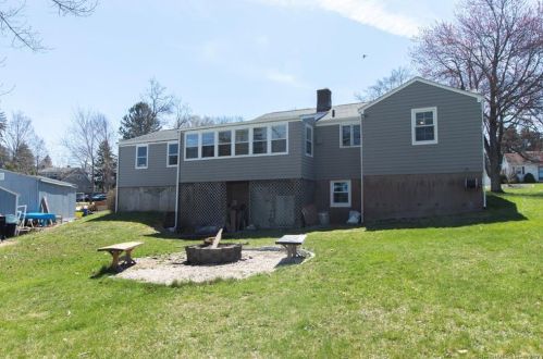 872 Randolph Rd, Middletown CT  06457-5239 exterior