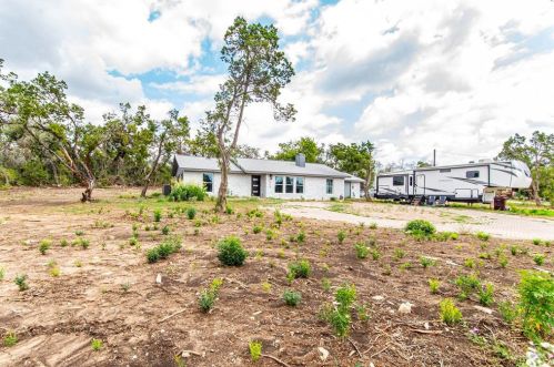 9600 Claxton Dr, Austin TX  78736-2901 exterior