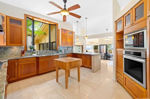 688 Kaulana Pl, Honolulu, HI 96821-2533