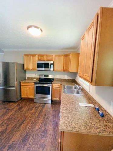 121 Adamson Dr, Carrollton, GA 30117-4007