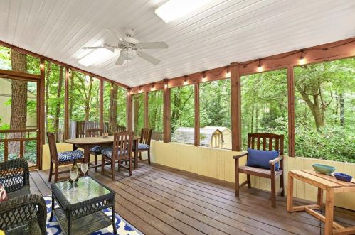 122 Apple Valley Dr, Holly Springs, GA 30188-4416