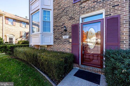 7083 Leewood Forest Dr, Springfield, VA 22151-3918