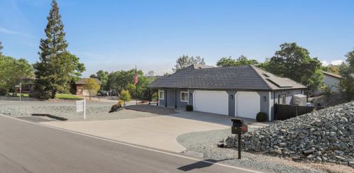 731 Silver Rd, Valley Springs, CA 95252-9361