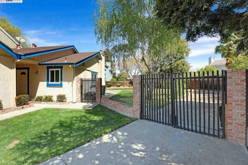 5402 Windflower Dr, Livermore, CA 94551-1358