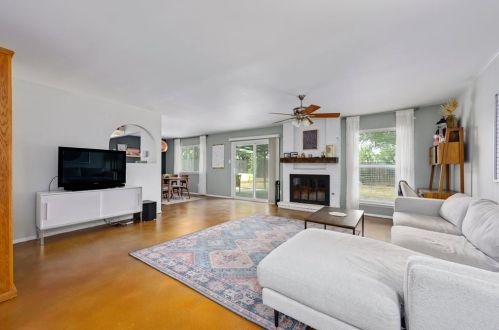 1216 Doonesbury Dr, Austin, TX 78758-3806