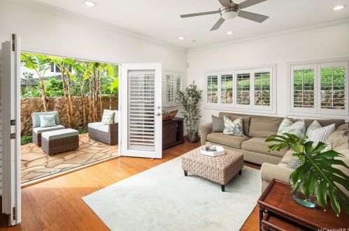 5576 Poola St, Honolulu HI  96821-1565 exterior