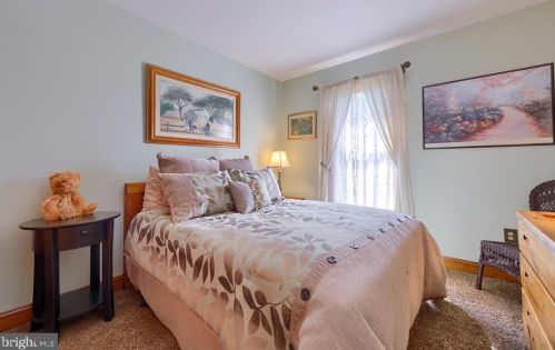 1991 Pickering Trl, Lancaster PA 17601-4972 exterior