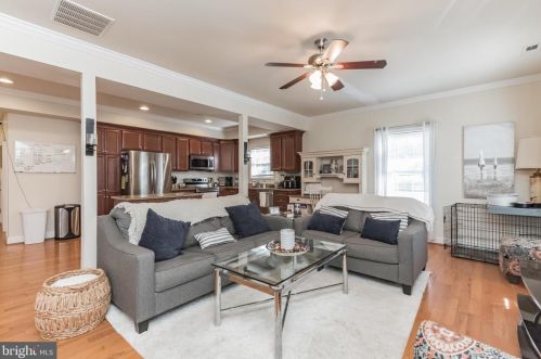 6318 Linden St, Shady Side MD  20764-2910 exterior